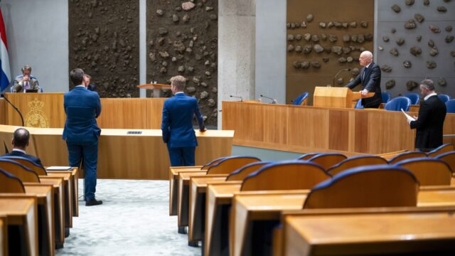 Het vertrouwen in de politiek daalt verder en kiezers verwachten weinig verbetering