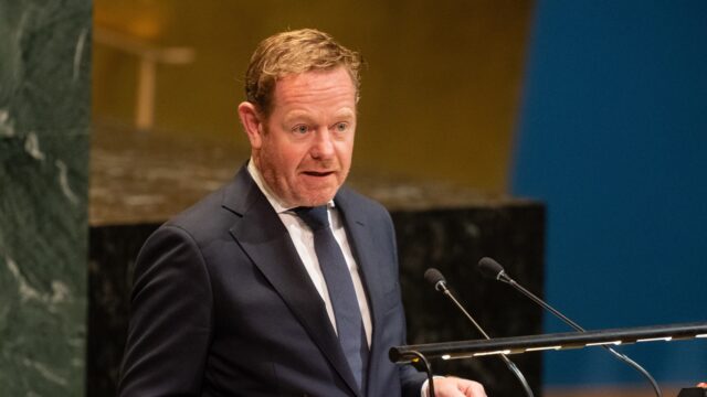 Ondanks vredesdeal gaat Nederland door met sancties tegen Israël, zegt minister Van Weel