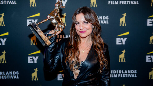 Eva Crutzen over dubbelrol bij Bodem: 'Regisseren en acteren tegelijk is intens'