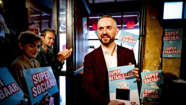 Econoom: 'SP gebruikt rijken als pinautomaat, maar blijft die automaat wel gevuld?'