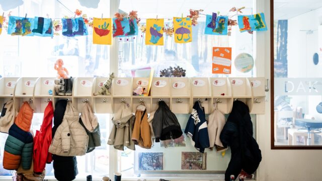 Wat betekent het zo goed als gratis maken van de kinderopvang voor de personeelstekorten?