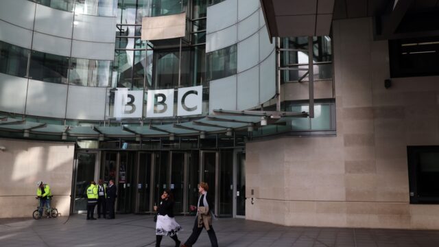 'Vormfoutje' of bewuste manipulatie: wat de vooringenomenheid bij de BBC ons kan leren