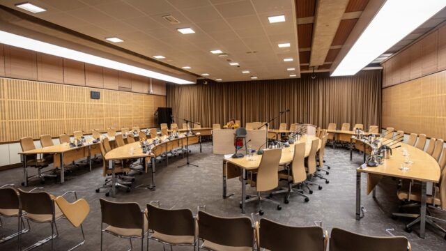 De macht van ambtenaren onder de loep: luisteren ambtenaren wel naar burgers?