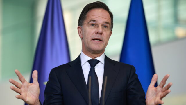 NAVO-baas Rutte waarschuwt Europa opnieuw voor oorlog: 'Hij doet dit niet voor niets'