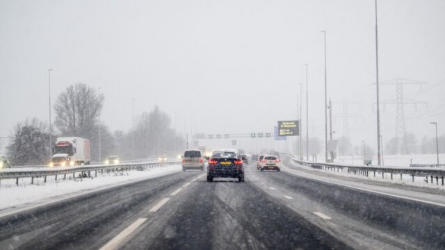 Hoe kan je het beste rijden als je door de sneeuw moet?