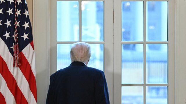 Podcast De Dag: 1 jaar Trump binnen de eigen grenzen (2/2)