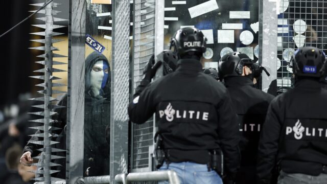 Wanneer mag de politie in een situatie overgaan tot geweld?