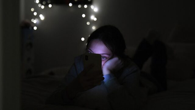 Podcast De Dag: Offline Down Under: werkt een socialemediaverbod?