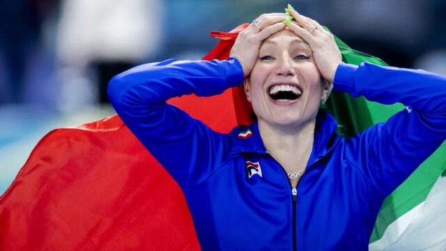 Una telefonata a Marrit a Milano: eerste schaatsgoud voor Italië