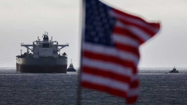 Amerikanen betalen meer aan de pomp, maar oliebedrijven maken grote winsten