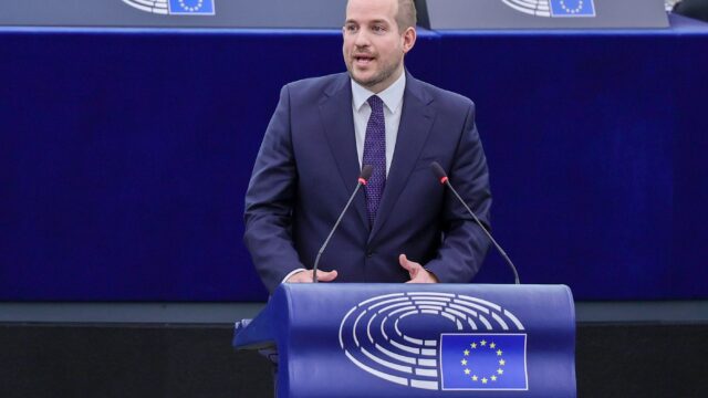 Europarlementariër Lenaers (CDA) waarschuwt voor mogelijke financiële crisis: 'Besef is er niet overal'