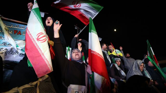VS en Iran akkoord over staakt-het-vuren, straat Hormuz gaat weer open