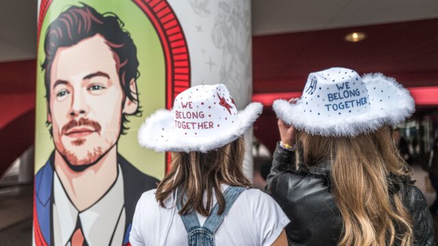 Staat Harry Styles straks voor een halflege Johan Cruijff ArenA? 'Naarmate die tour vordert, wordt de vraag groter, omdat die fans zoveel liefde en plezier uitstralen'