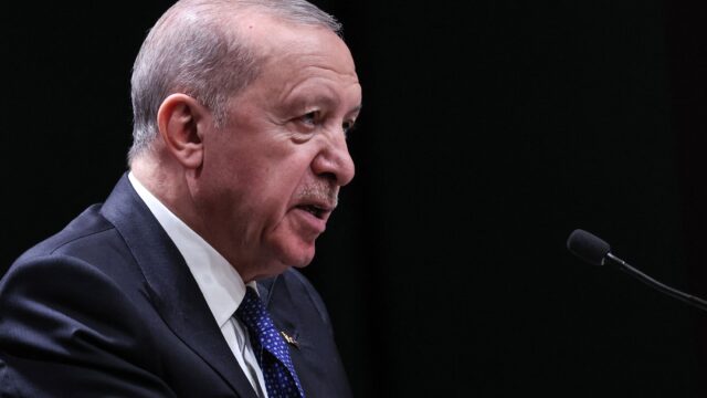 Oppositie in Turkije blijft hopen op leven zonder Erdoğan: 'Maar ze moeten campagne voeren in een land waar dat heel lastig is'