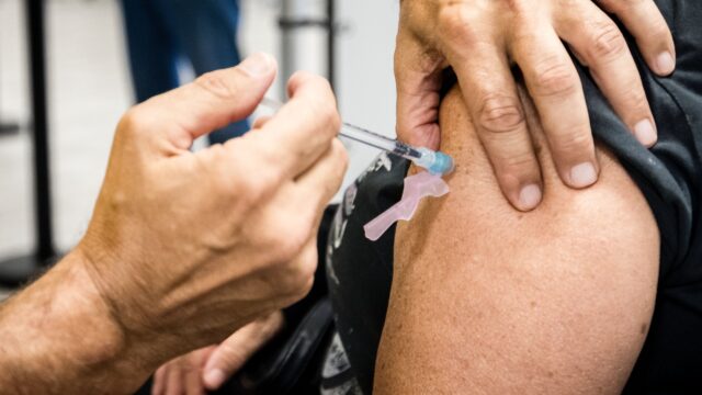 Waarom is het belangrijk om weer een coronavaccinatie te halen?