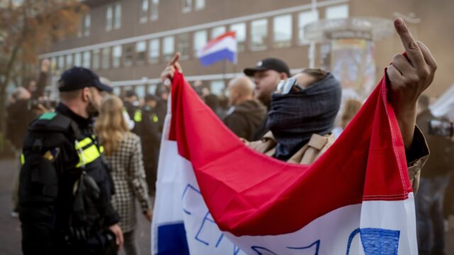 Raadsleden onder druk gezet bij besluitvorming over AZC's: 'Raakt niet alleen hen, maar ook de lokale democratie'