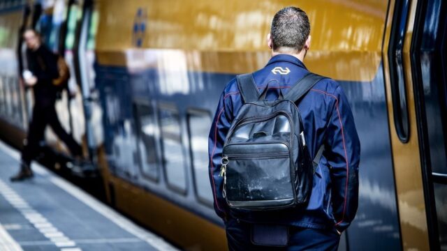 NS dreigt station Maarheeze Over te Slaan door Overlast Asielzoekers