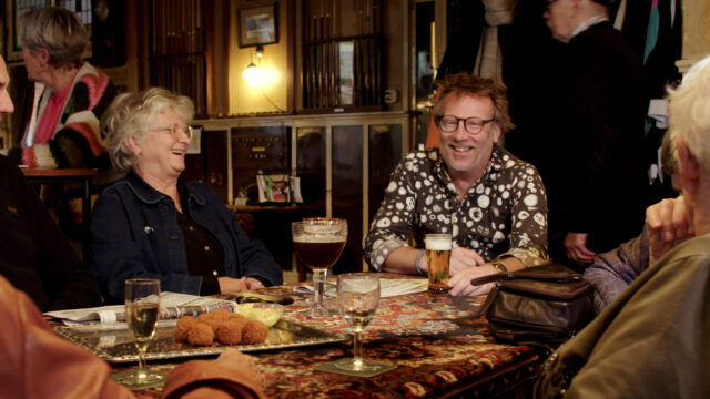Zorgen in Café Baarends in Goes: 'Kernenergie is helemaal niet schoon'