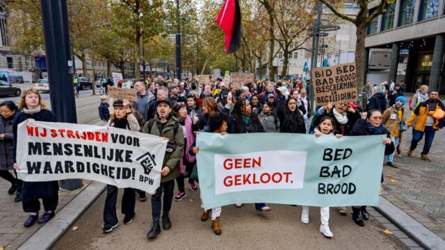 Ongedocumenteerden in Rotterdam stappen naar de rechter na beëindigen bed-bad-broodregeling