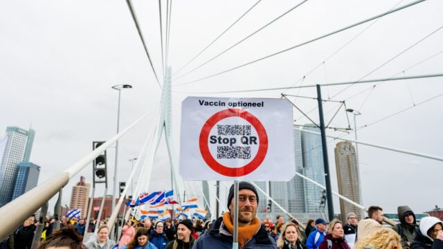 Kwart Nederlanders kwam door corona in conflict met familie of vrienden