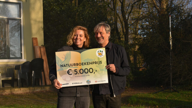 Winnaars Natuurboekenprijs 2024 zijn Caspar Janssen en Margot Holtman