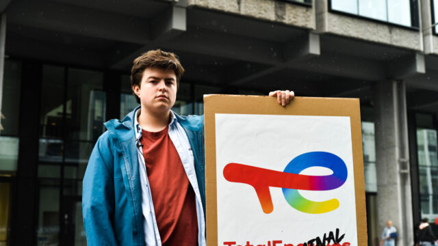 TotalEnergies strafrechtelijk aangeklaagd voor dodelijke gevolgen van de klimaatcrisis