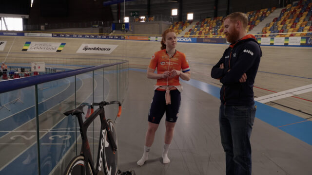 Baanwielrenners vertrouwen blind op mechanieker Tim de Boer