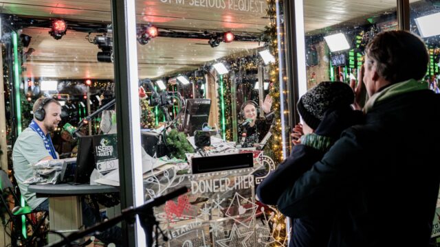 Waarom geven we meer aan goede doelen rond kerst? 'Doen we ook voor ons zelf'