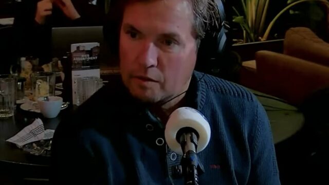 Oud-voetbaltrainer Alex Pastoor: 'Bij mij moet het met ziel en zaligheid, anders niet'