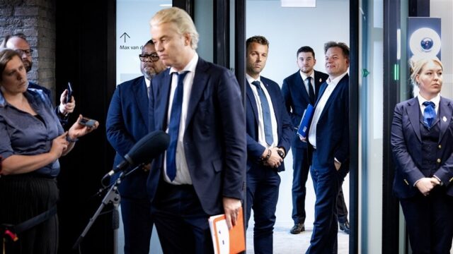 Stand.nl: Heeft u nog een beetje vertrouwen in de formatie?