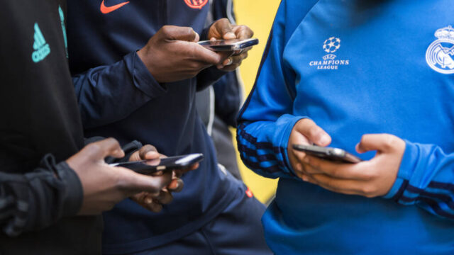 Ouders pleiten voor 'startphone' in plaats van smartphone voor kinderen