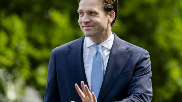 Minister Karremans weerspreekt NRC-artikel: overheid en Tata goed aan het werk voor vergroening