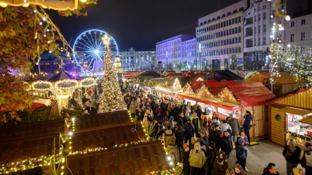 Waar komt het fenomeen vol lichtjes en lekkernijen dat 'de kerstmarkt' heet vandaan?