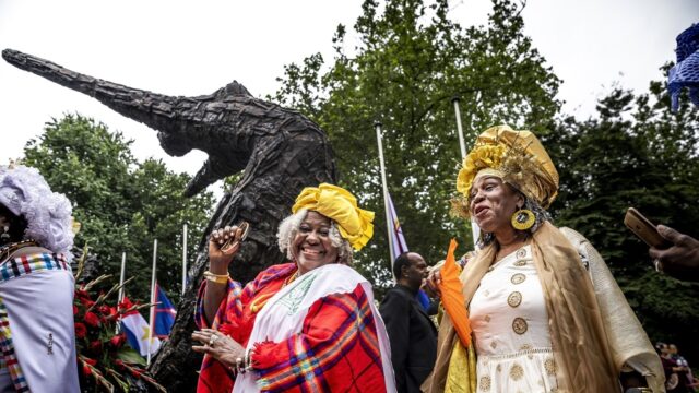 Vandaag is het Ketikoti, in Amsterdam wordt de Nationale Herdenking Slavernijverleden gehouden