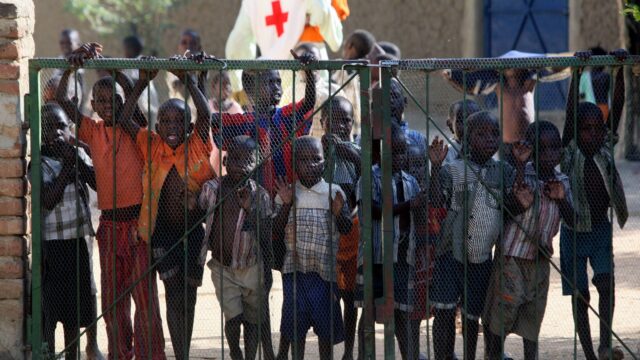 Stichting Better Care Network: stop met vrijwilligerswerk in Afrikaanse weeshuizen