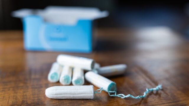 Stand.nl: 'Werkgevers moeten standaard menstruatieverlof aanbieden'