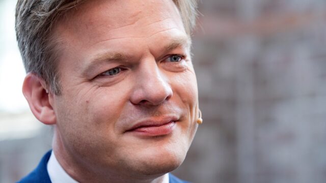 NSC verliest iets in peilingen, PVV groeit