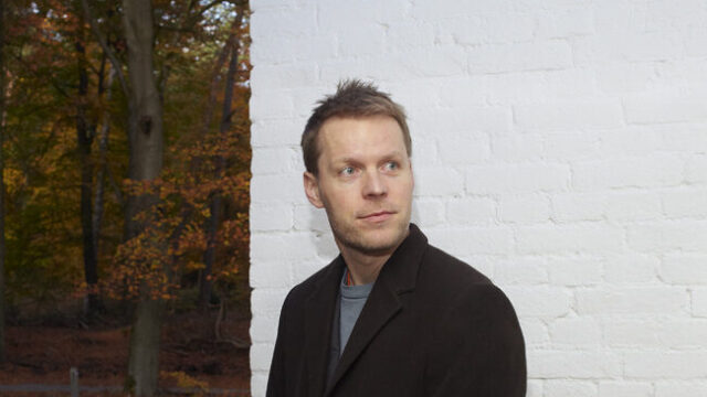 Philip Huffs nieuwe roman 'Een goed nest' onderzoekt de dynamiek tussen welgestelde ouders en hun kinderen