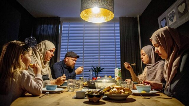 Toenemende acceptatie van Eid al-Fitr en ramadan in Nederland, blijkt uit onderzoek