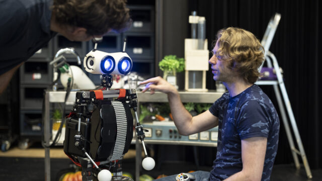 Robots en AI, gaan wij ook steeds meer op hun lijken?