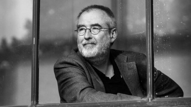 Ronald Giphart nieuwe presentator De Taalstaat