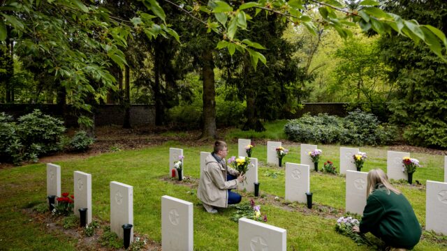 Donateurs Sovjet Ereveld zeggen op na Russische inval Oekraïne: 'Onterecht'