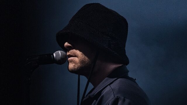 Sticks eert zijn moeder op nieuw album: 'Doen, doen, doen, zei ze altijd'
