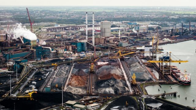 Kamerleden willen harder optreden tegen afval Tata Steel