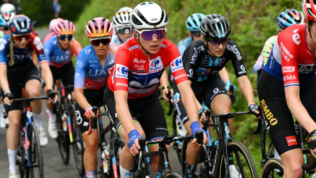 Annemiek van Vleuten wint Vuelta Femenina voor derde keer op rij: ‘Pure reclame voor het vrouwenwielrennen’