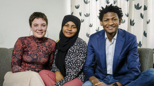 Een oproep voor medemenselijkheid: Abdulaal en Martine moeten voor de Letse rechter verschijnen wegens hulp aan vluchtelingen