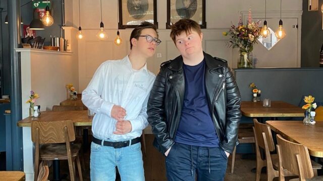 Moeders richten vervolgonderwijs op voor hun kinderen met Downsyndroom