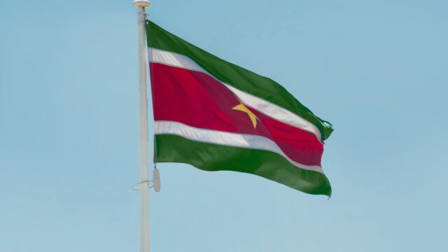 Brokopondostuwmeer in Suriname vervuild met grote hoeveelheid cyanide