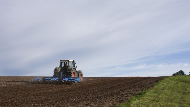 Gemeenten moeten én kunnen meer tegen landbouwgif doen