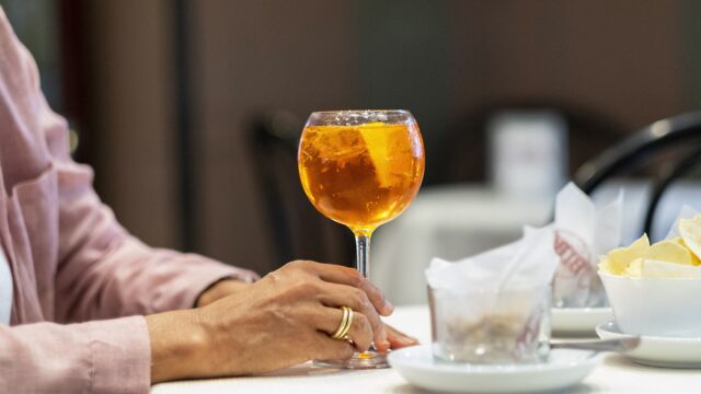 Is het deze zomer 'not done' om een Aperol Spritz te bestellen op het terras?